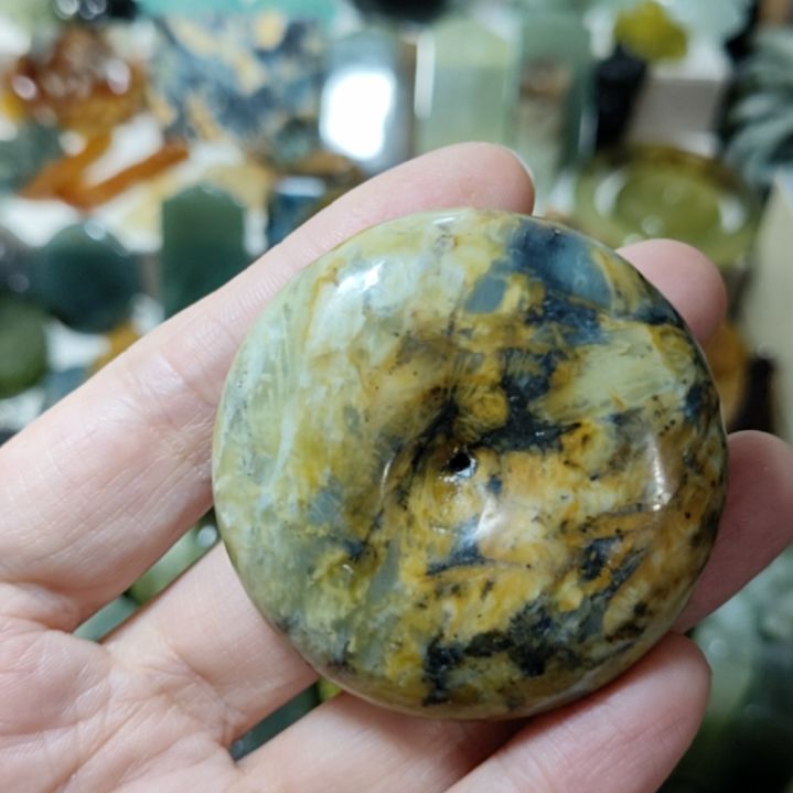 岫玉未镶嵌平安扣