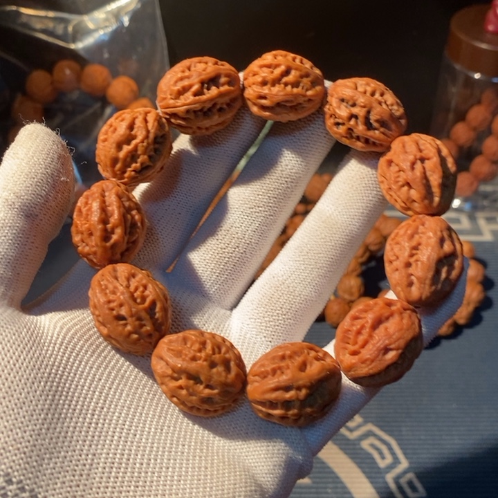 文玩核桃手串……51