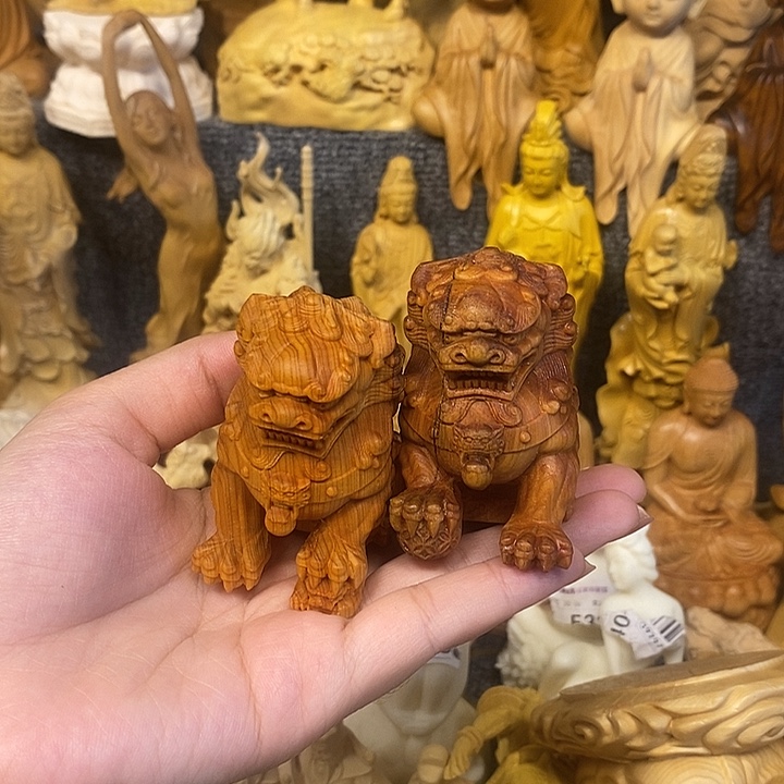 柏木（崖柏）崖柏瑕疵石狮子