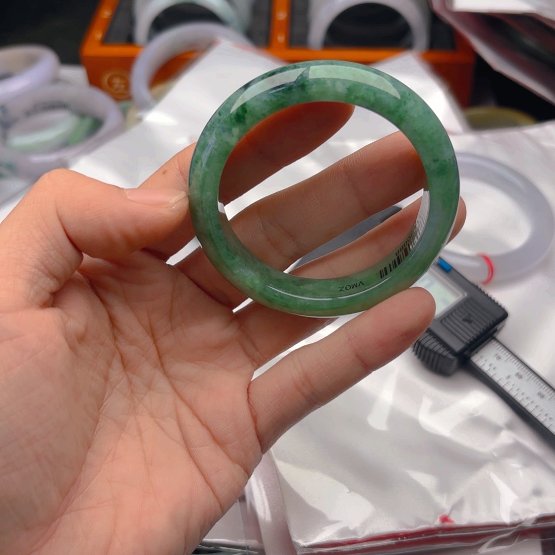 翡翠未镶嵌手镯5152x4. 98