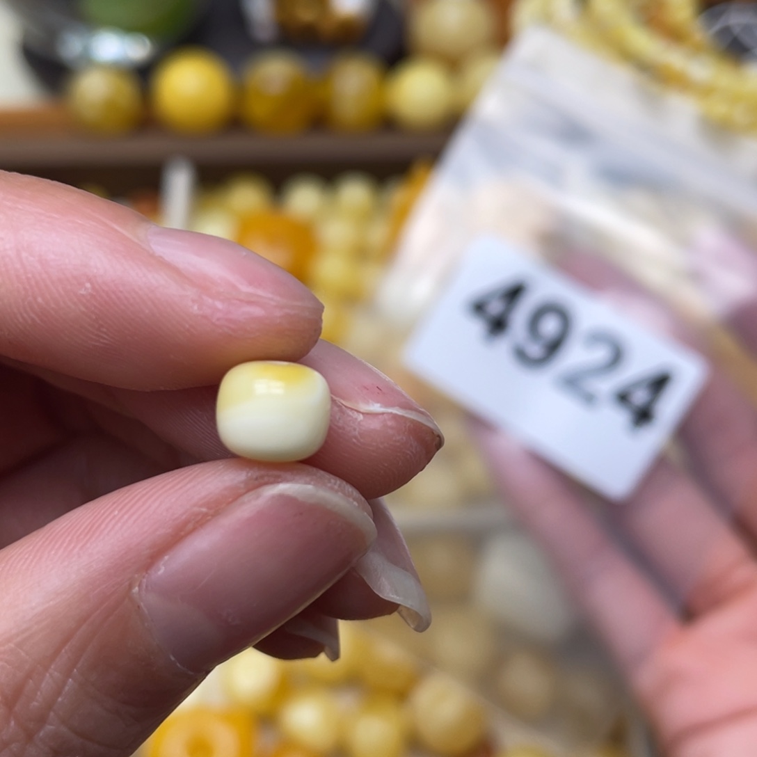 蜜蜡珠宝奇石未镶嵌俏色7.6