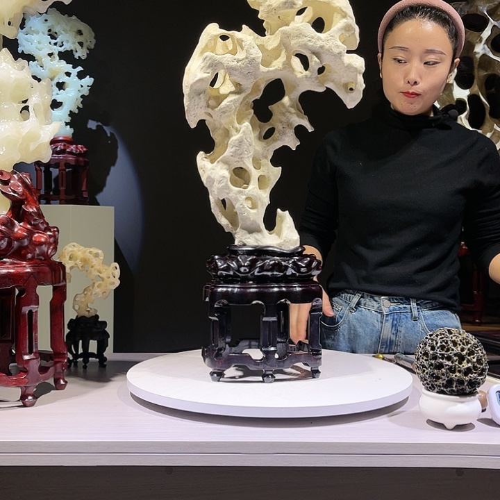 做**己太湖石，太湖石摆件