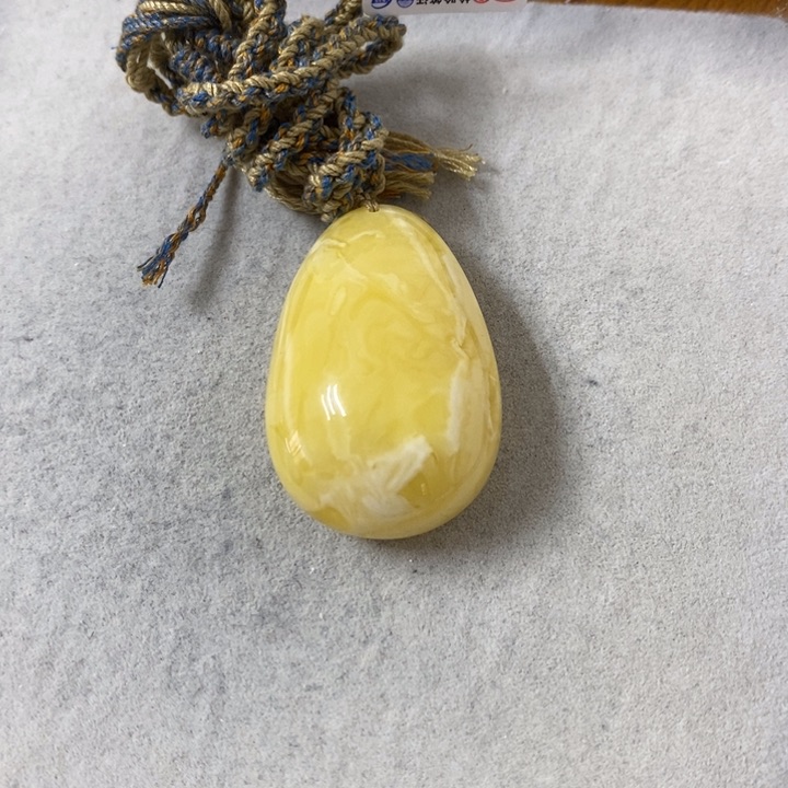 蜜蜡裸石未镶嵌吊坠