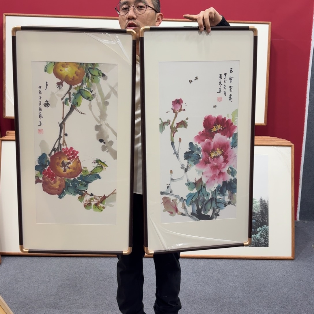 国画带框绘画作品