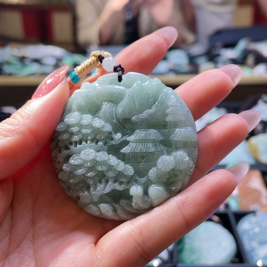 翡翠颈饰未镶嵌一个