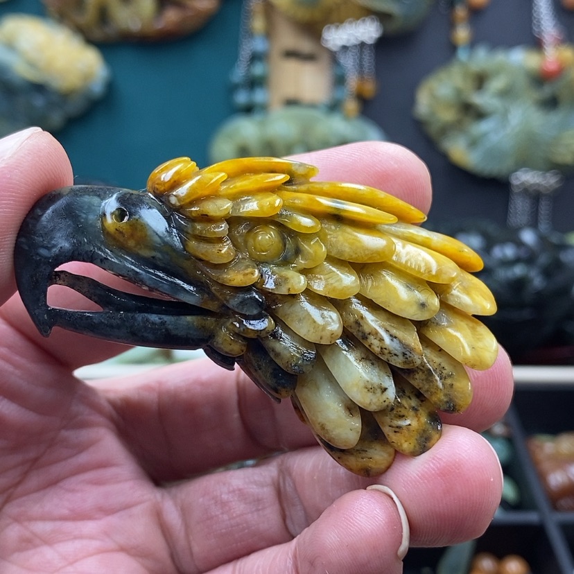 【闪购商品】蛇纹石玉未镶嵌吊坠