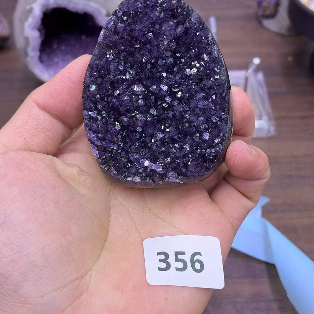 紫晶未镶嵌大型摆件（非配饰）