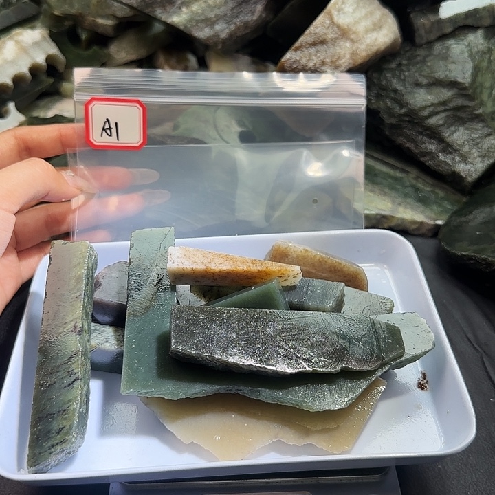 和田玉未镶嵌珠宝半成品