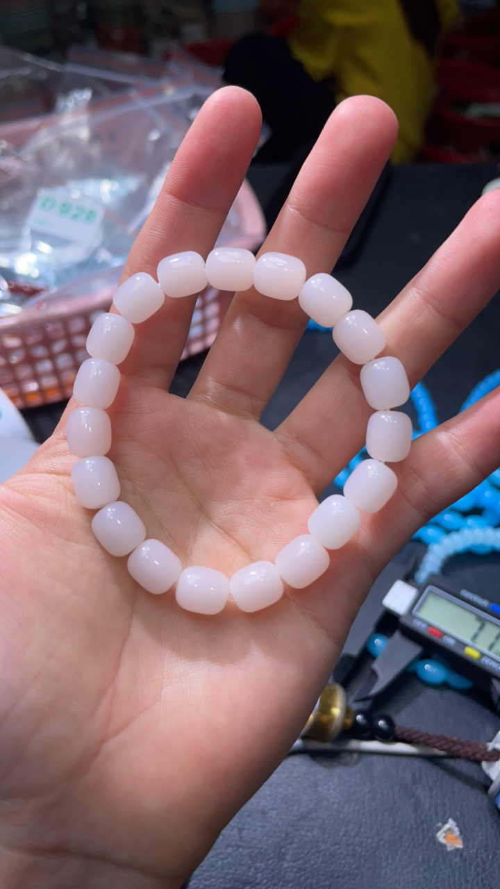 D 929 8*10 藕粉小桶手串