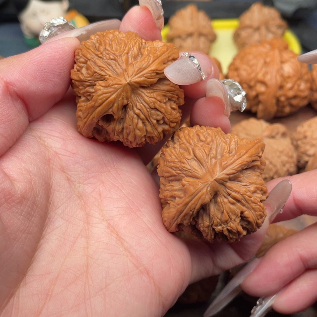 文玩核桃把件全品，粗棱南疆41 