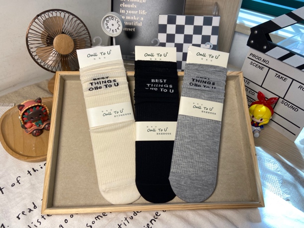 女中性常规春季夏季纯色字母中筒袜刺绣条纹防滑