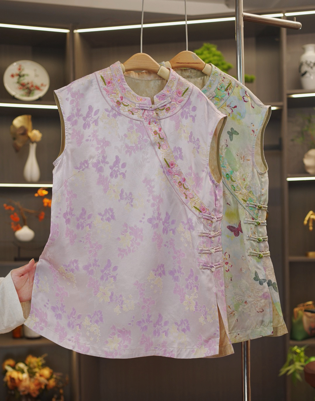 【花锦簇】新中式蚕丝提花经典盘扣刺绣设计中长款奥黛上衣