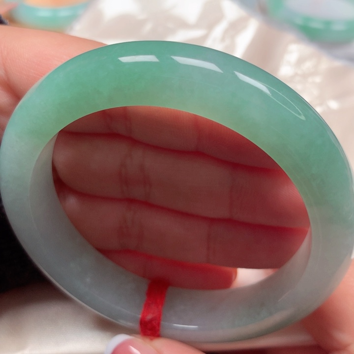 翡翠手镯未镶嵌半山水56