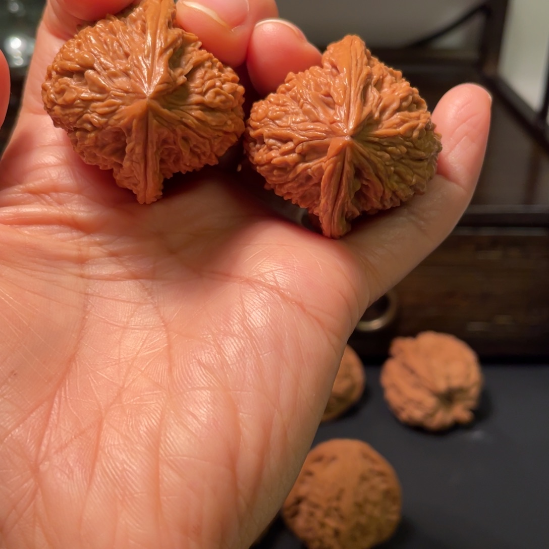 马***彧文玩核桃吊坠拉丝纹天残角