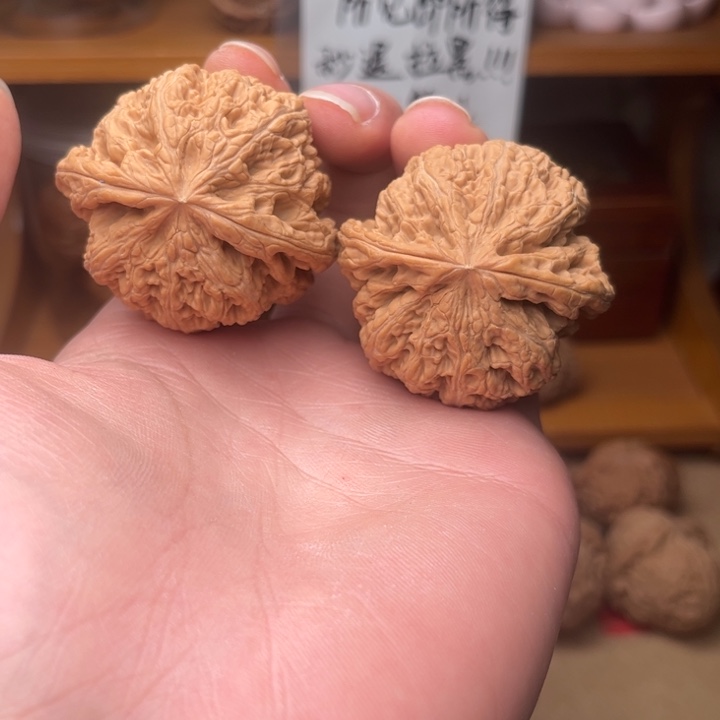 爱***际文玩核桃吊坠46粗筋