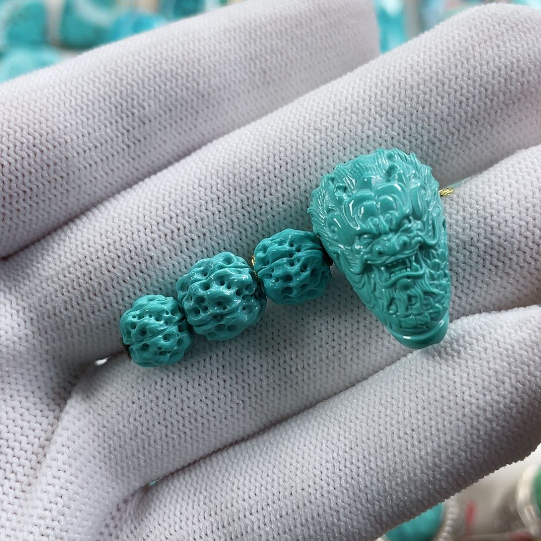 绿松石颈饰未镶嵌