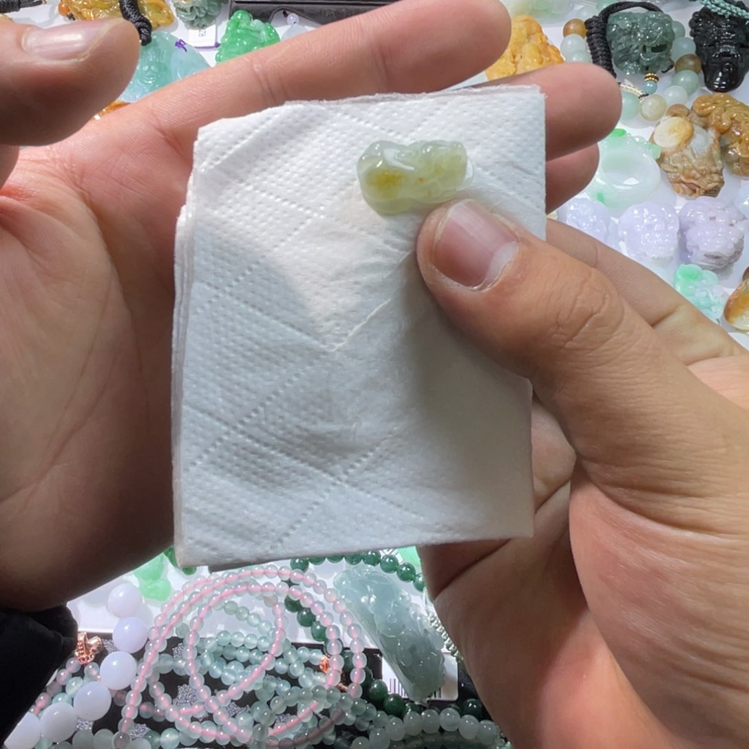 翡翠颈饰未镶嵌天然