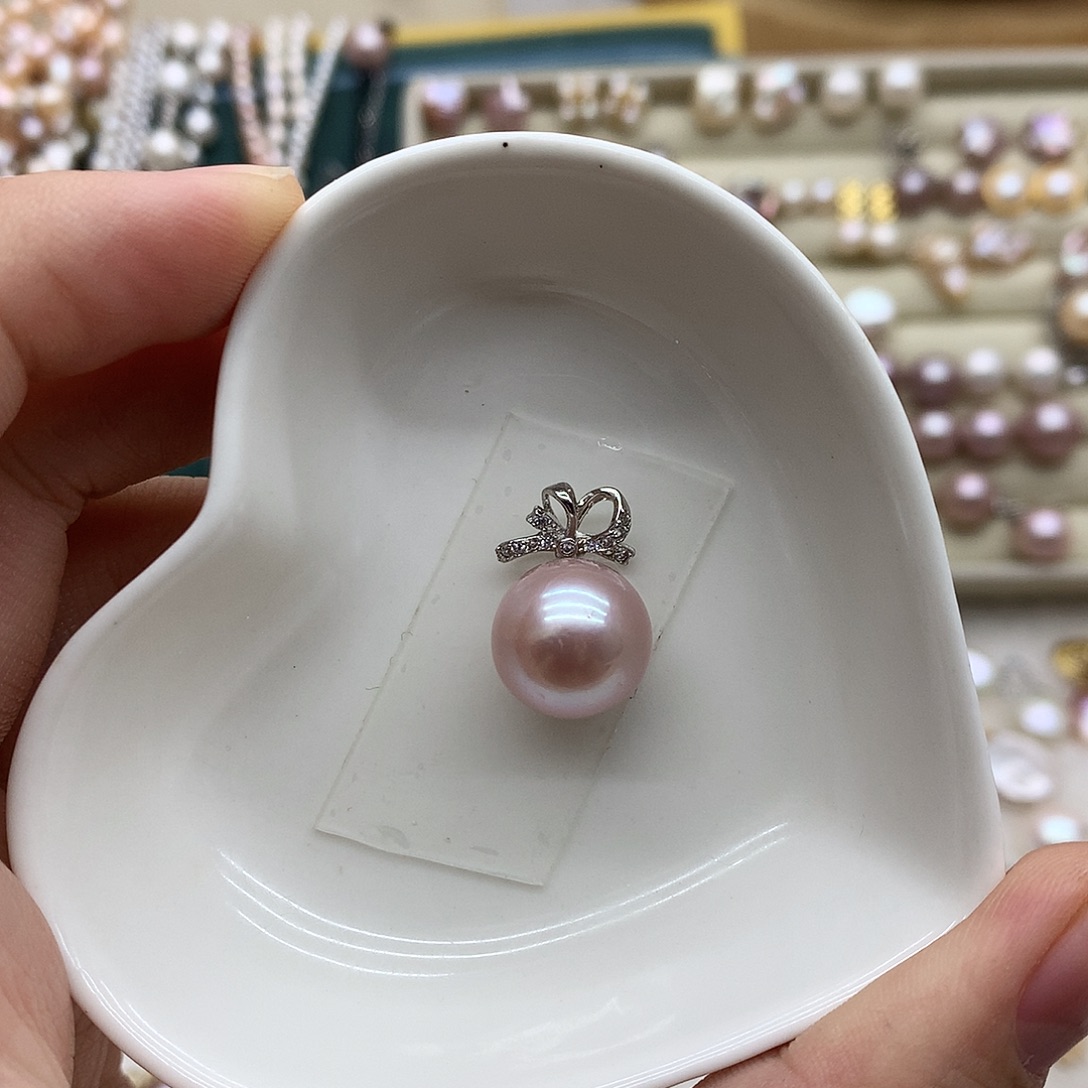 淡水珍珠颈饰银S925镶嵌有瑕疵