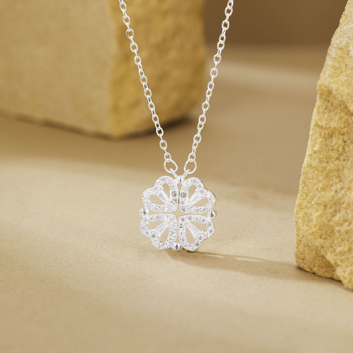 528爱心四叶草项链高级感锁骨链潮女百搭2025新款男女创意七夕礼