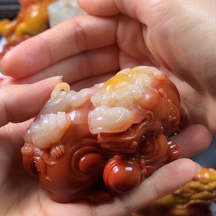 是***昏寿山石手把件把玩件