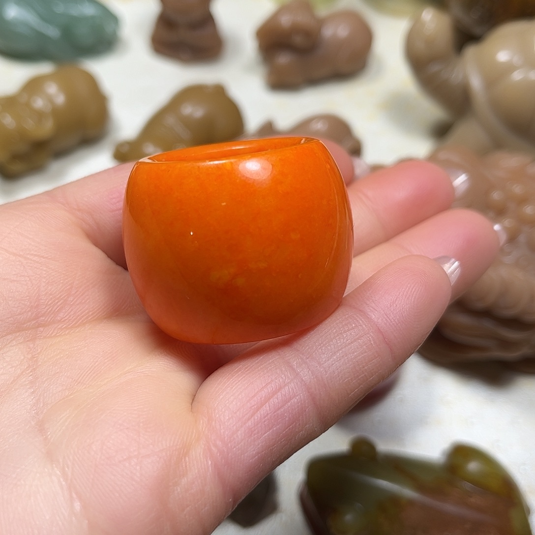 白玉菩提吊坠白玉菩提吊坠