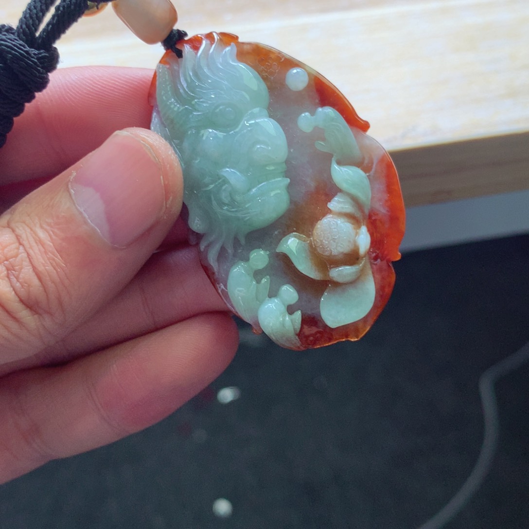 翡翠颈饰未镶嵌吊坠