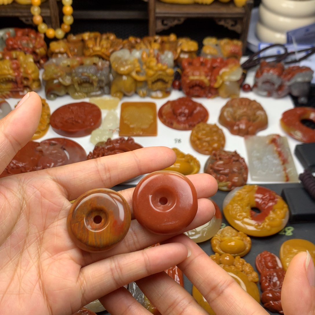 石英质玉（黄龙玉）挂件未镶嵌