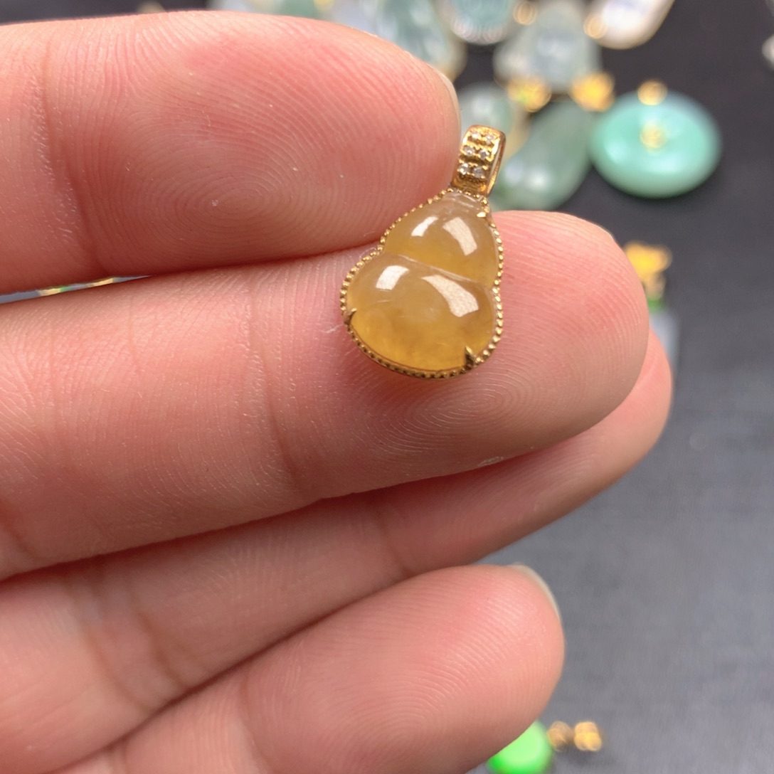 【闪购商品】颈饰18K金镶嵌翡翠翡翠