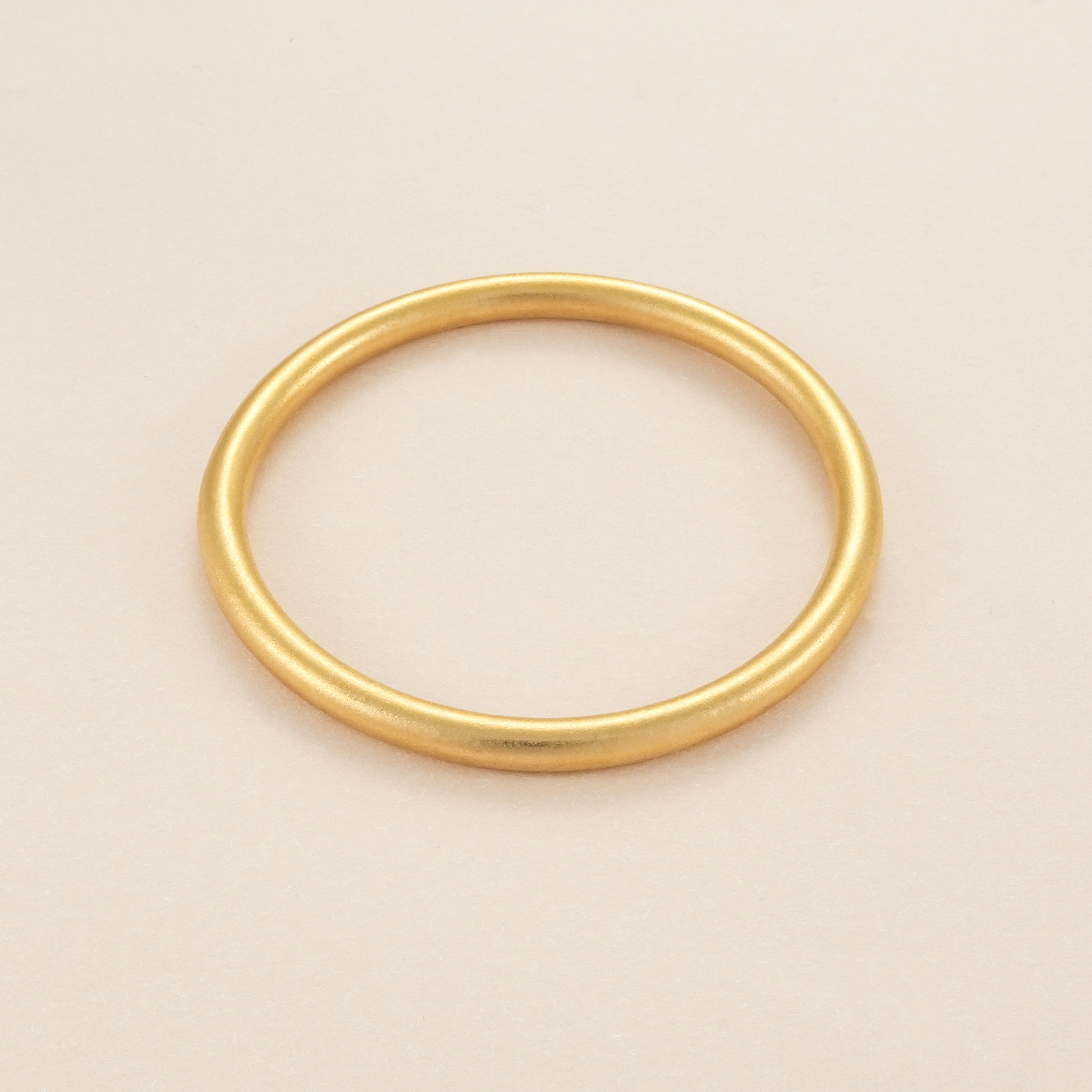 手镯S 1013 黄色圆条闭口素圈