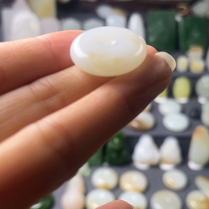 和田玉（糖玉）未镶嵌包链