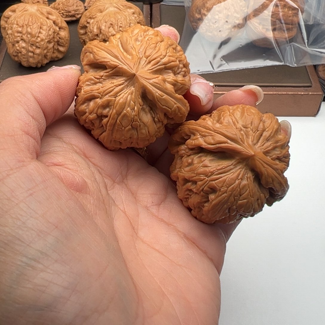 文玩核桃把件红锦鲤43