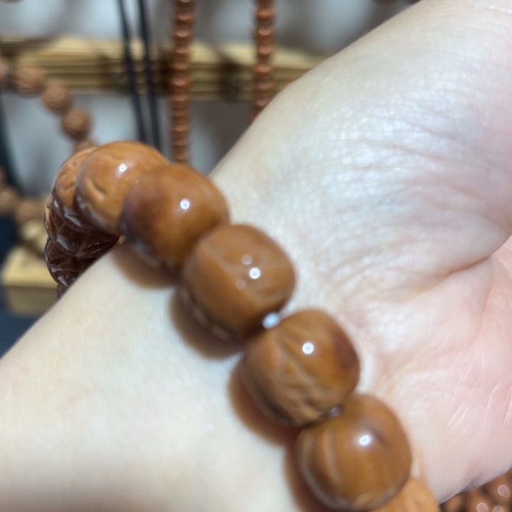 用***3精品手串制作工艺精美