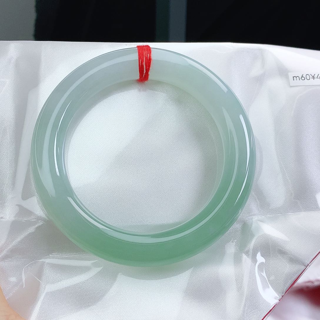 翡翠手镯（圆镯）未镶嵌60