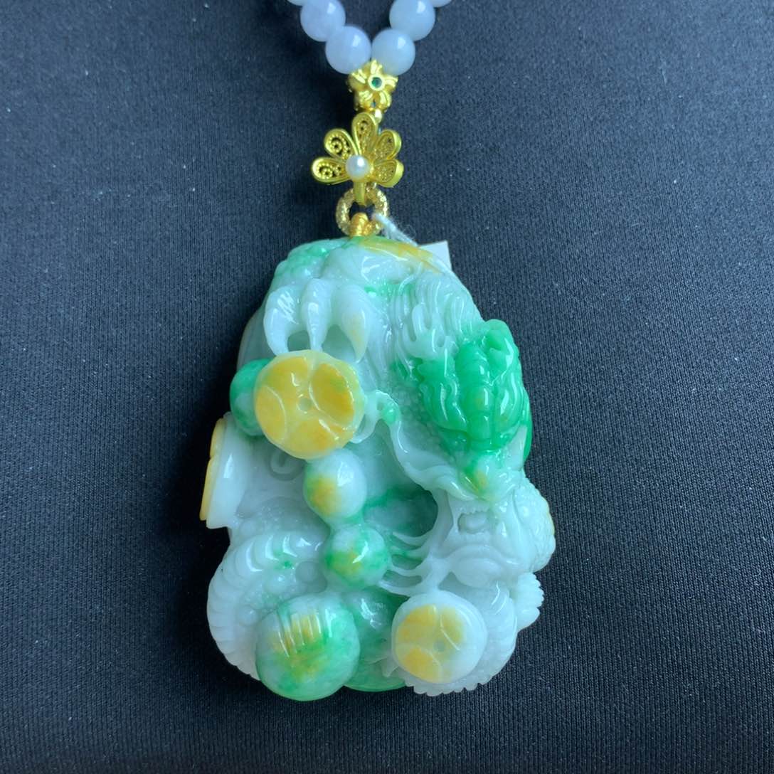 翡翠颈饰未镶嵌翡翠