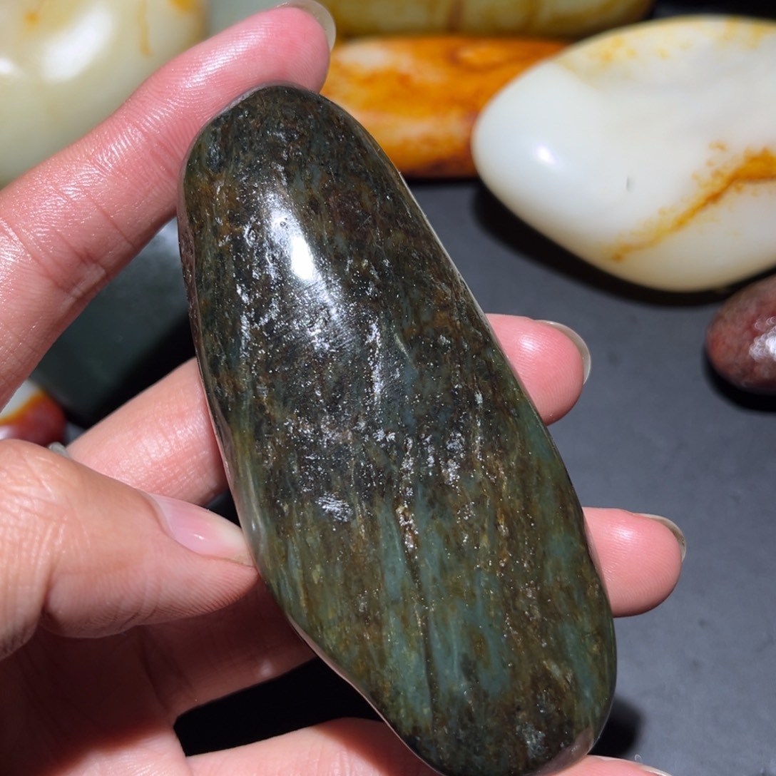 和田玉未镶嵌珠宝奇石