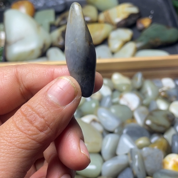 和田玉未镶嵌珠宝半成品