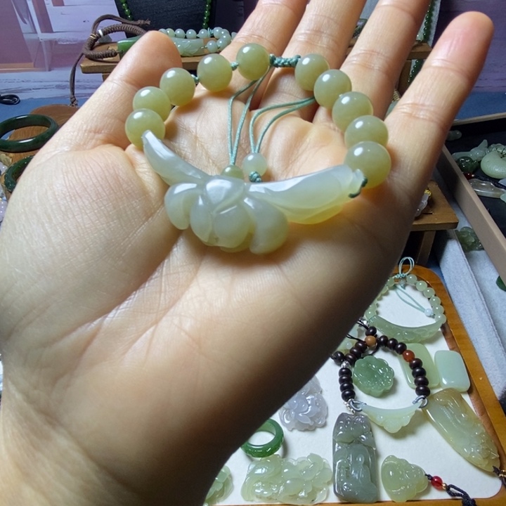 *****和田玉未镶嵌手链