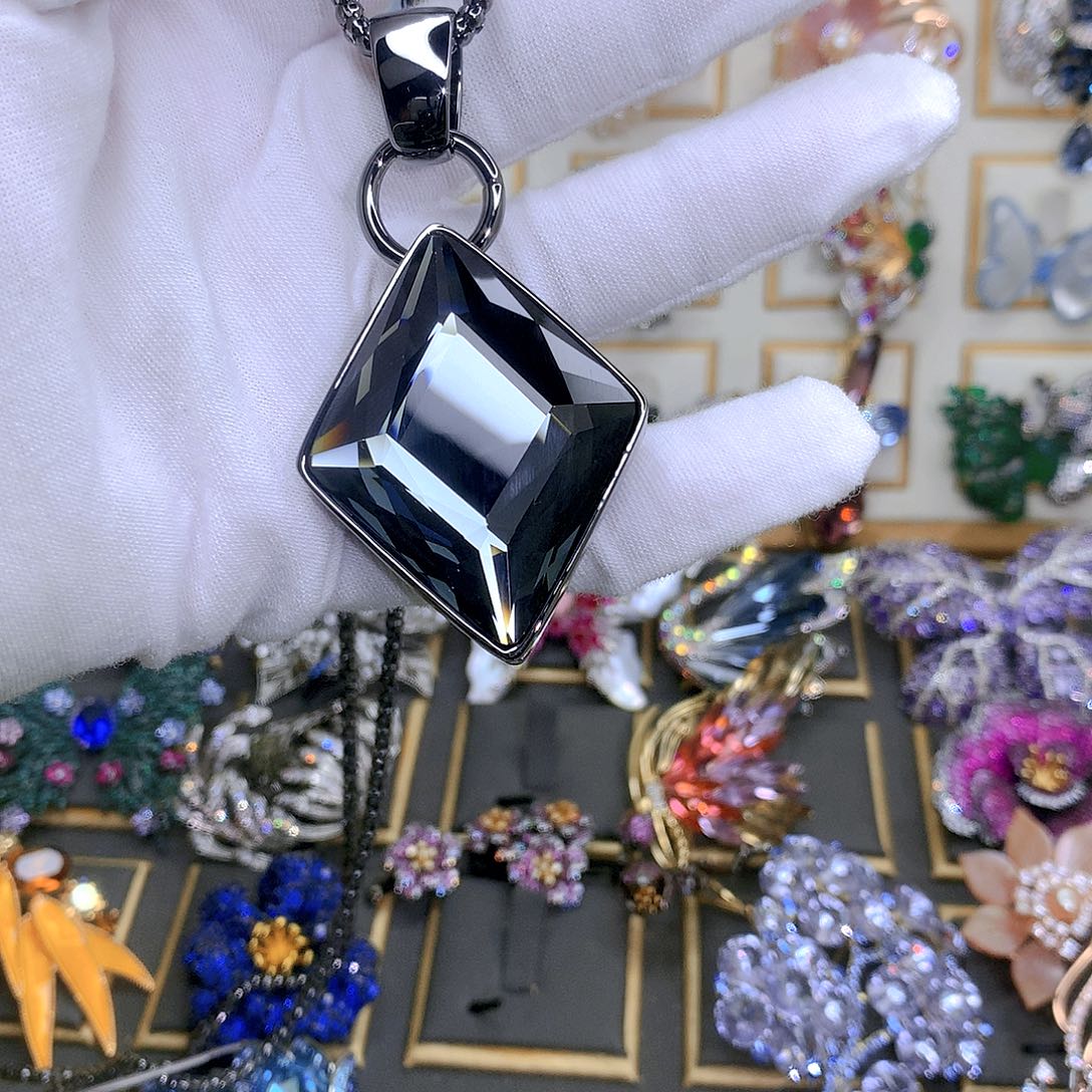 仿水晶铜毛衣链长