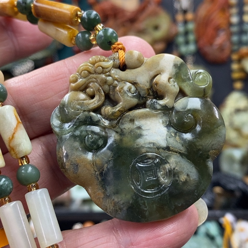 【闪购商品】蛇纹石玉未镶嵌吊坠