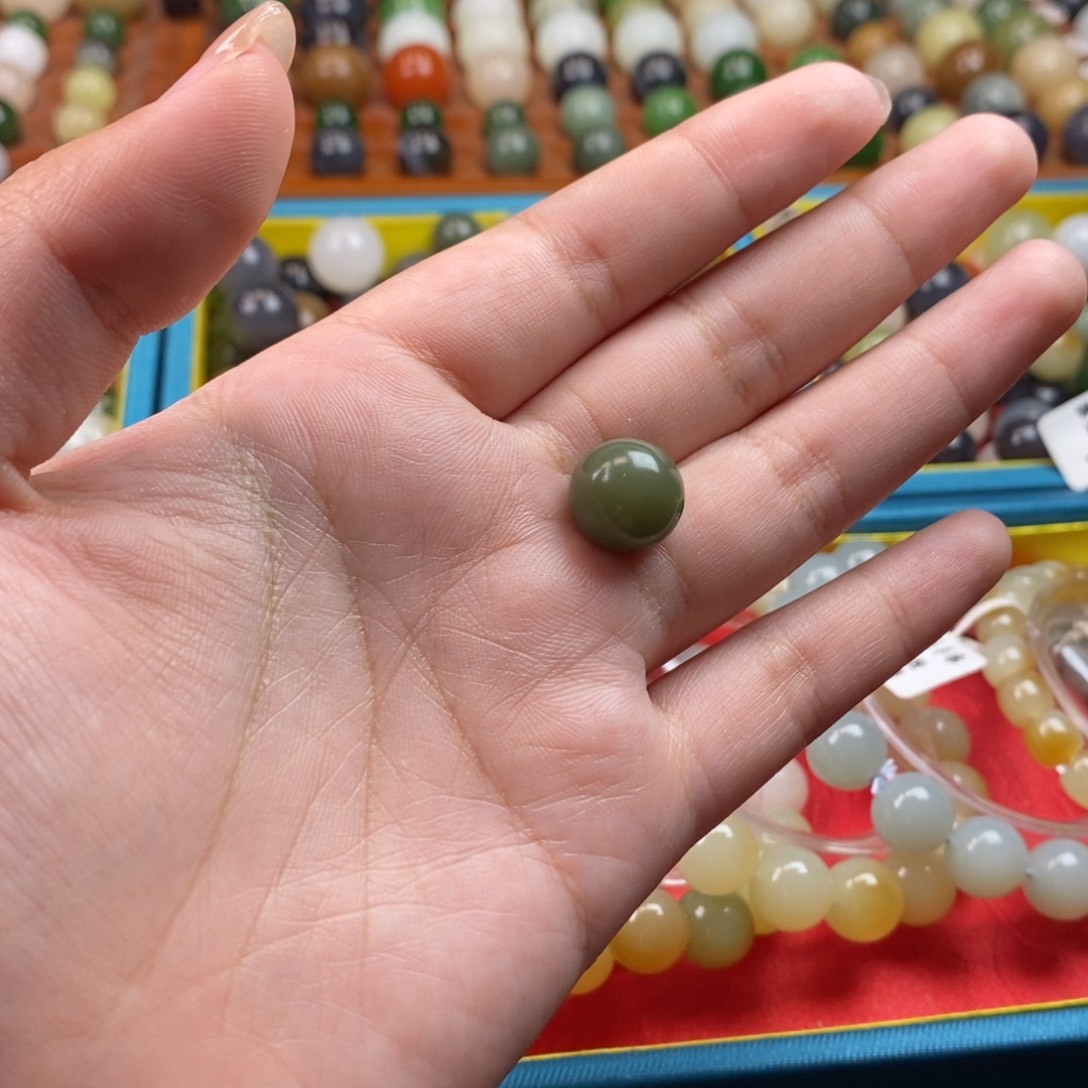 和田玉未镶嵌珠宝奇石沙枣青豆青单珠z12