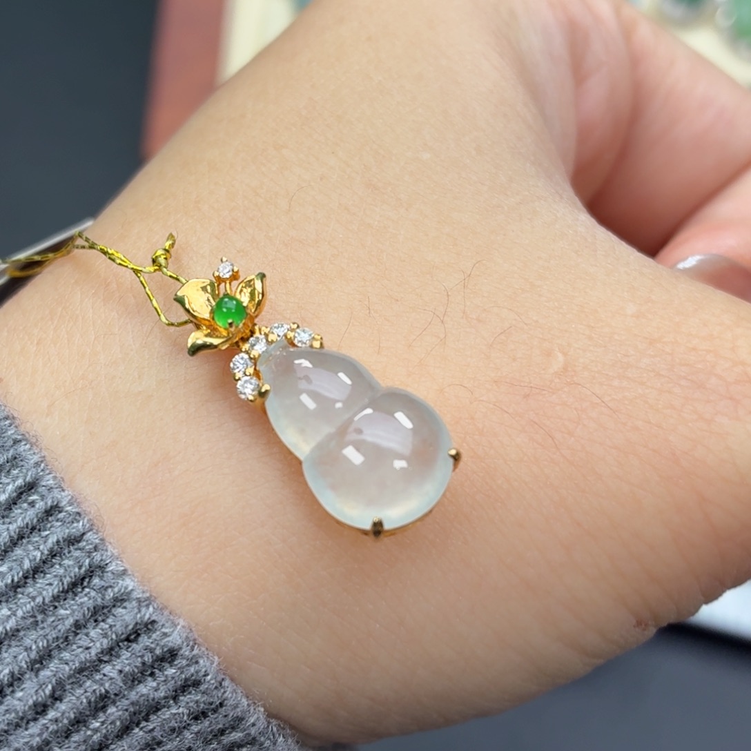 翡翠18K金镶嵌颈饰