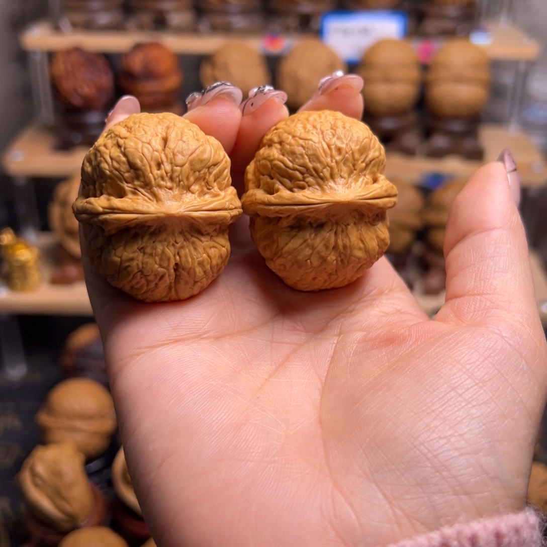 J***D桃核把件方鼎和H1、