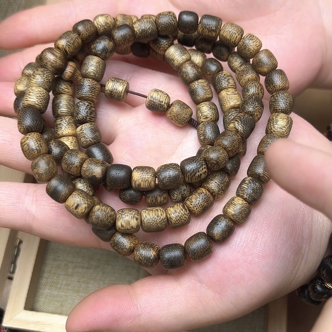 大叶紫檀（黑酸枝木类）