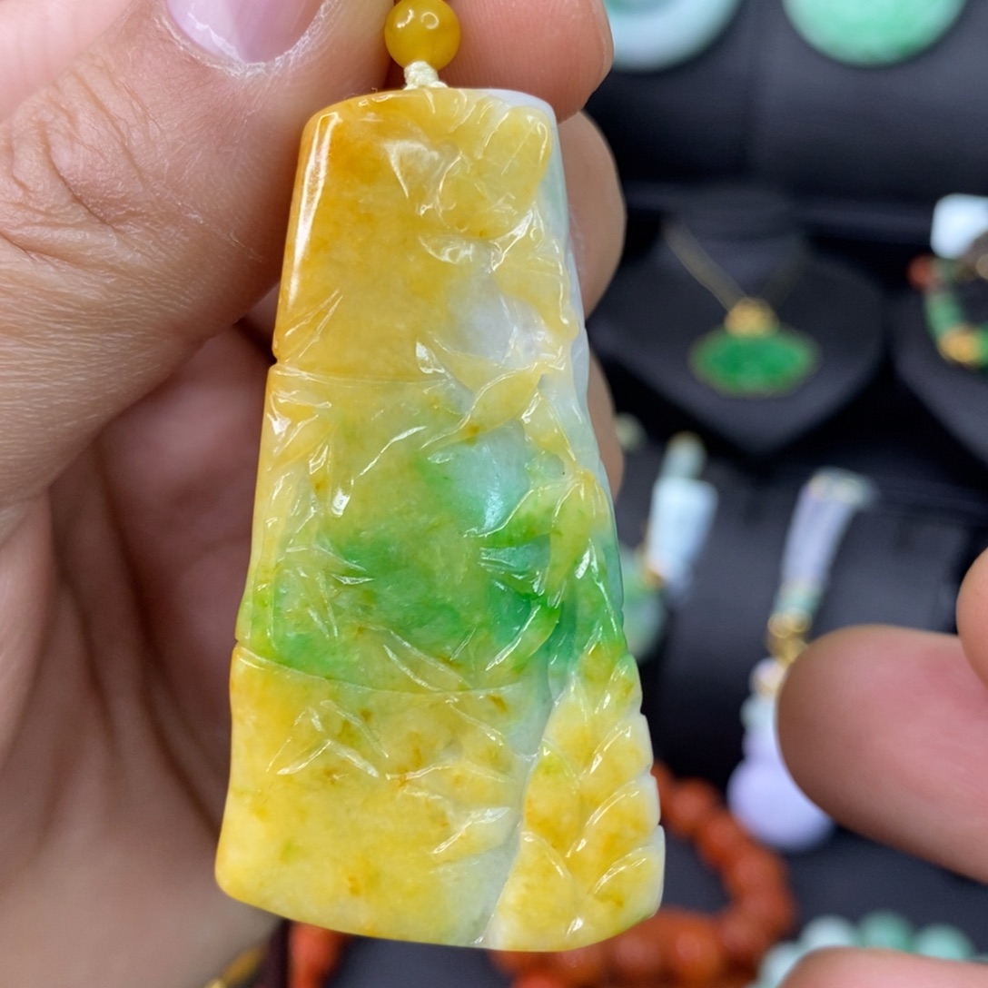 颈饰未镶嵌翡翠吊坠