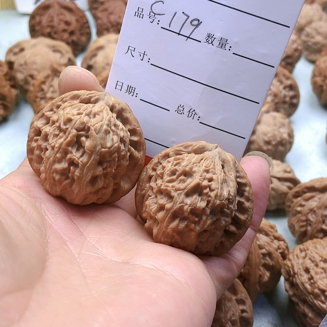 把件桃核179号全品白狮子38尺