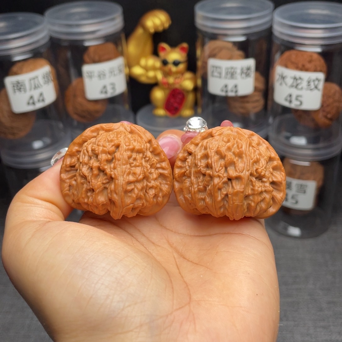 文玩核桃把件全品球白