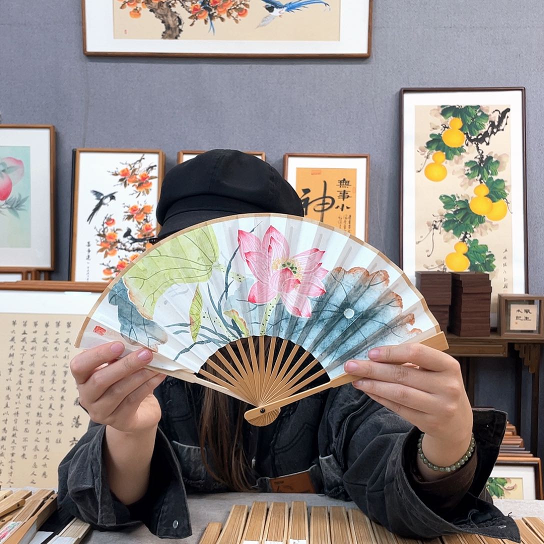 国画6寸玉竹-纯手绘-文玩扇骨（默认粘好）荷花