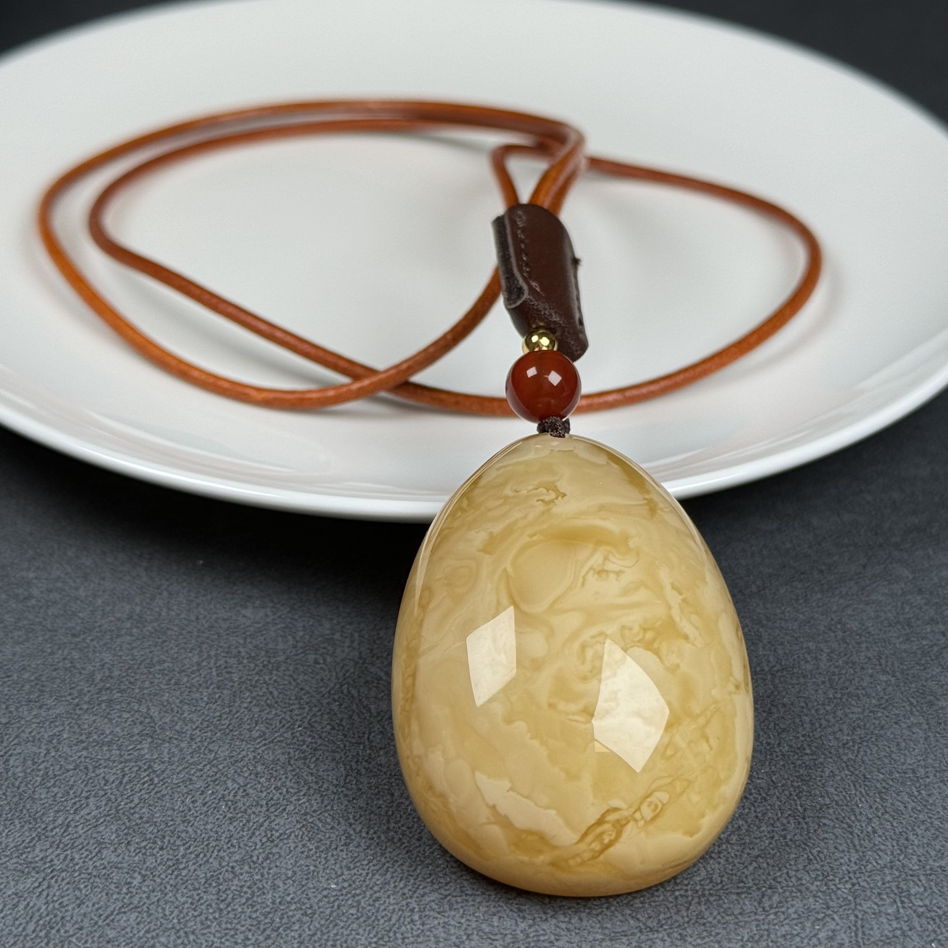 Y2187天然蜜蜡 水滴吊坠22.13克/35*51*19.6mm 支持鉴定 假一罚四