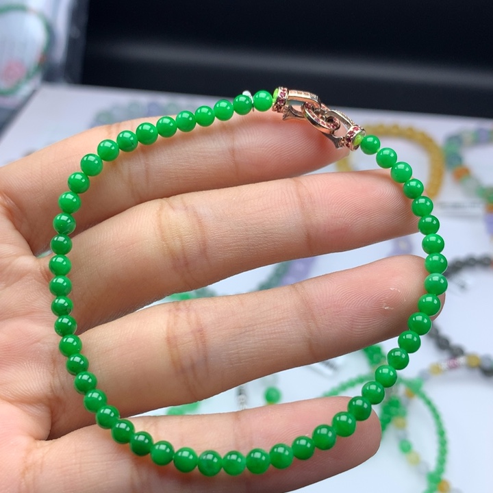 翡翠手镯未镶嵌卡