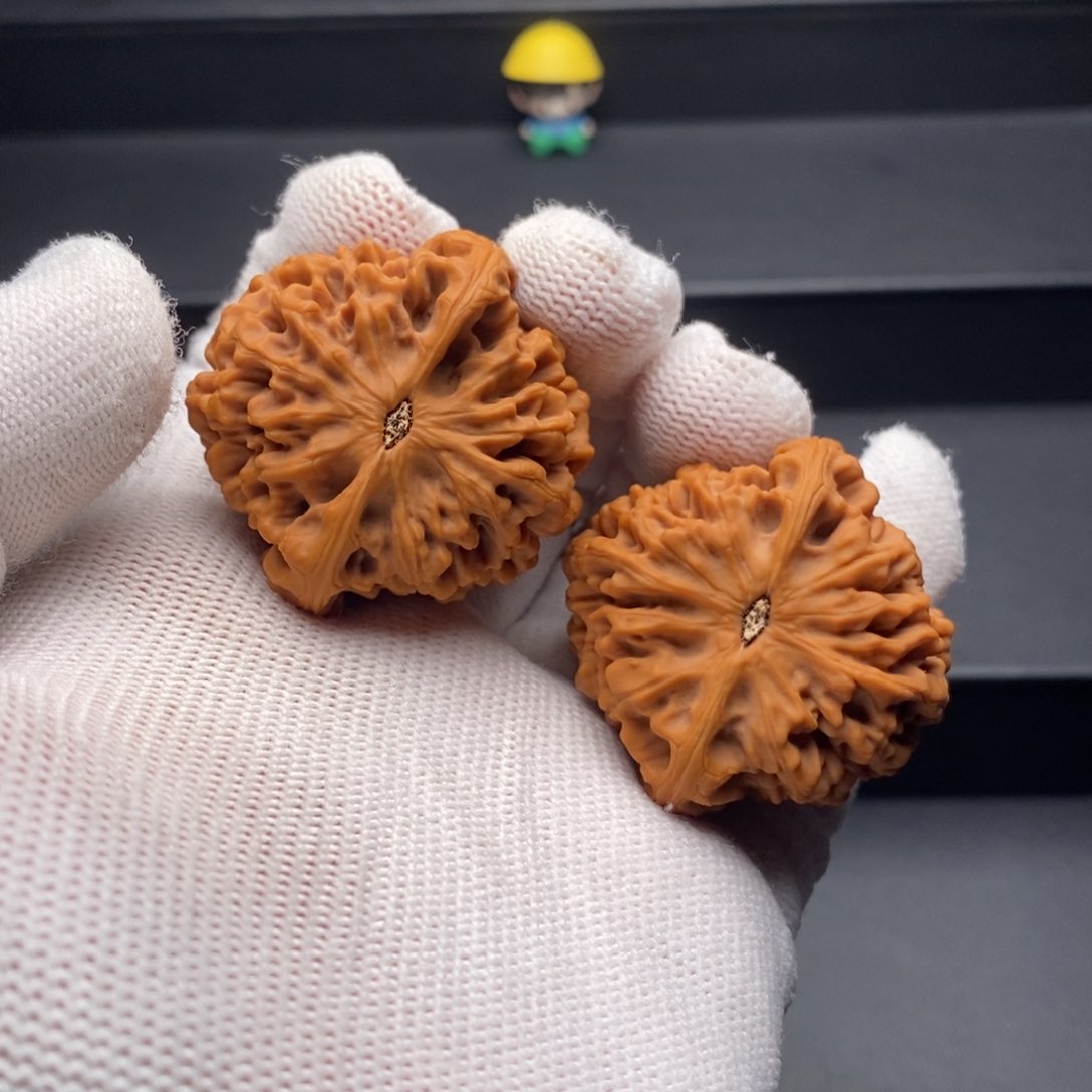 文玩核桃把件?**步秦闷